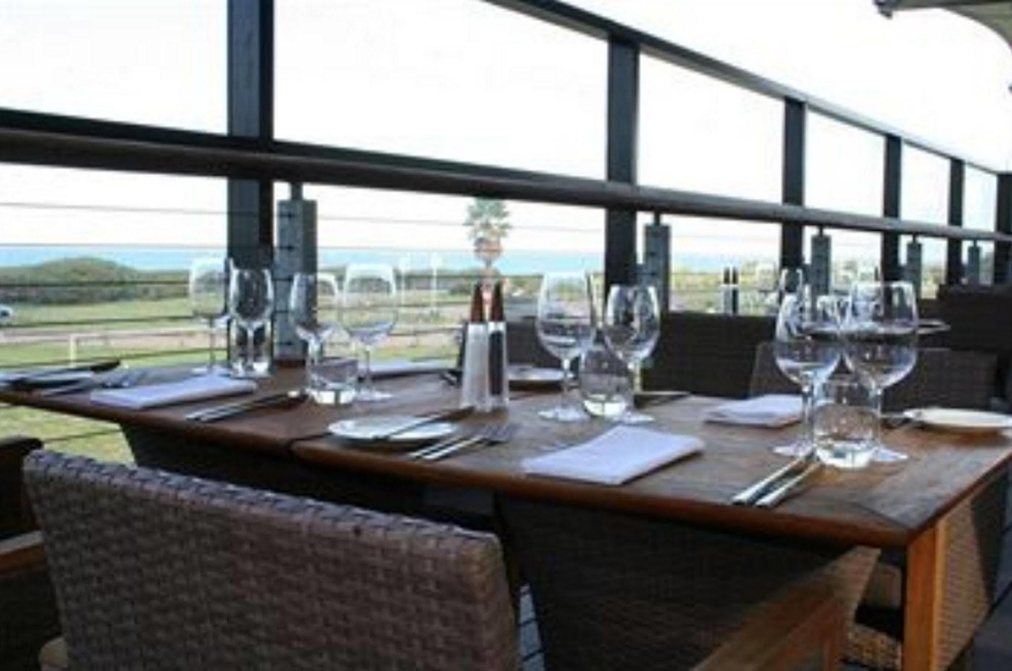Caves Coastal Bar&Bungalows Caves Beach Exterior foto